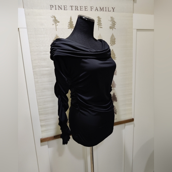 H&M Off the Shoulder Ruched Sleeve Blouse - Medium - Picture 3 of 7